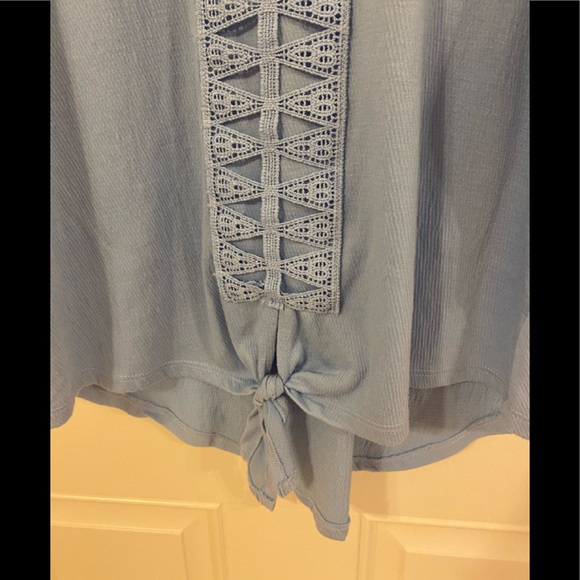 Pretty blue 3/4 sleeve top. Very feminine detail on sleeves. Tie front. - Picture 3 of 8